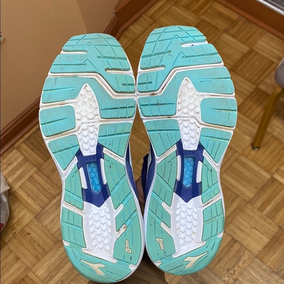 Diadora Mythos 3 BluShield Running Sneakers Bundle - Picture 10 of 17